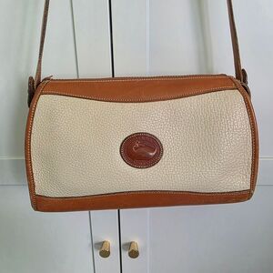 Vintage Dooney & Bourke  Classic Top Zip Cream Color